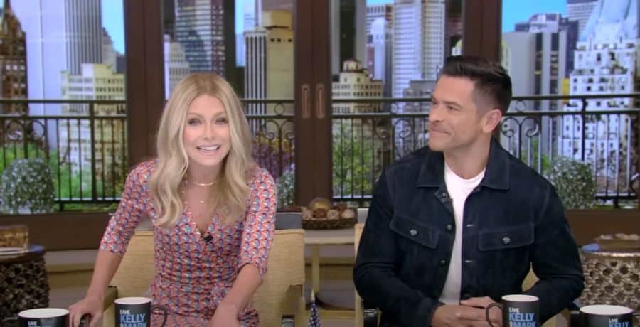 Live - Kelly Ripa and Mark
