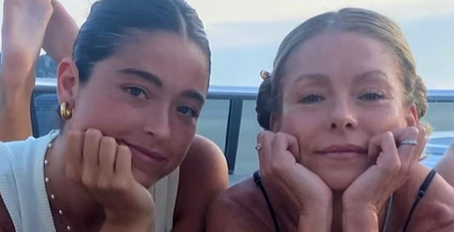 Kelly Ripa and Lola Consuelos/Credit: Instagram