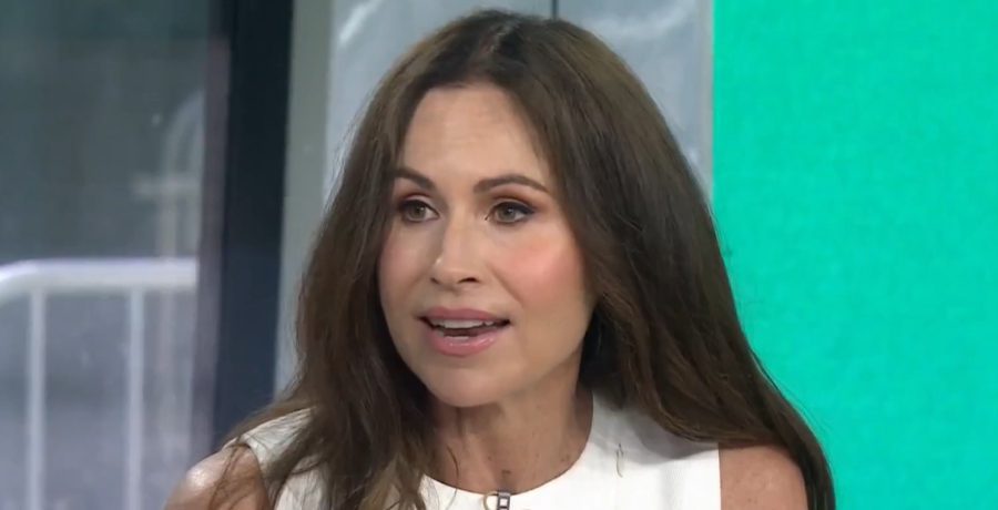 Minnie Driver - YouTube